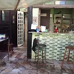 EXPERIÊNCIA INCRÍVEL! Casinha em ilha na BARRA colada no Metrô!